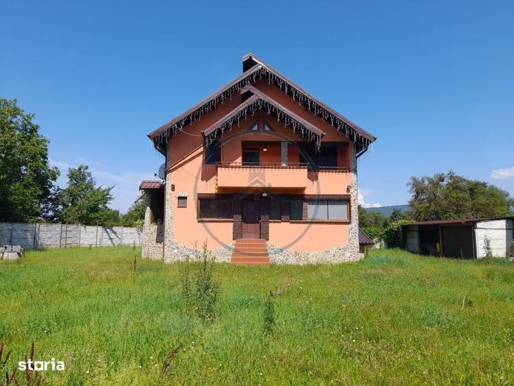 Casă cu 4 camere în Rusu Bârgăului