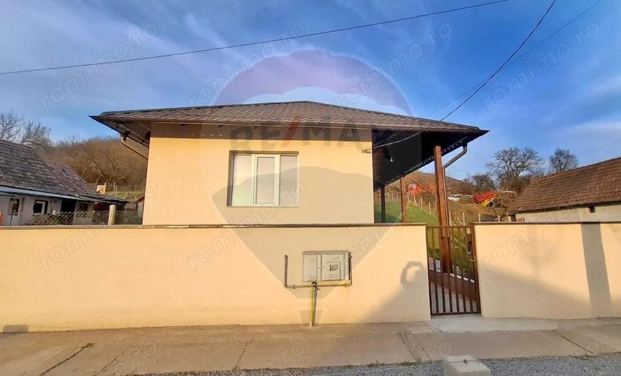 Casă cu Teren 800 Mp în Gălățeni