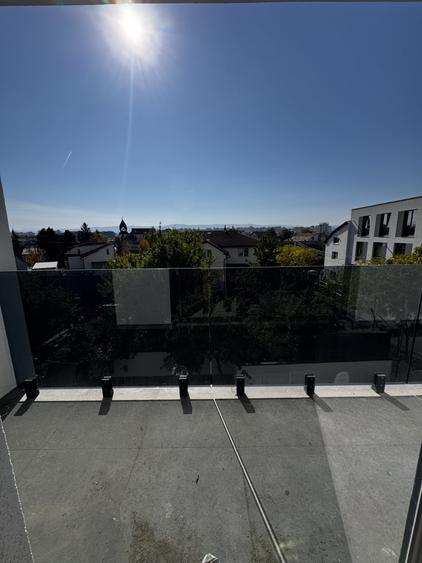 Apartament cu 4 camere semidecomandat în Mărăști