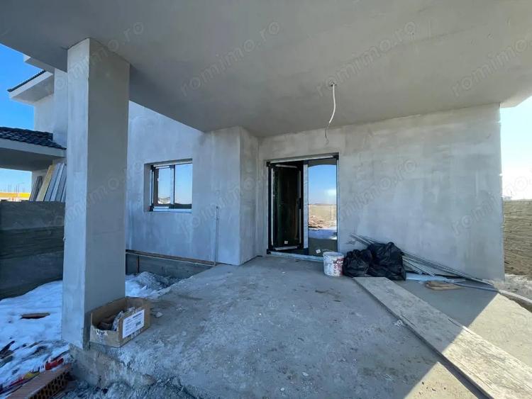 Casă cu 5 camere cu Teren 364 Mp în Moșnița Veche