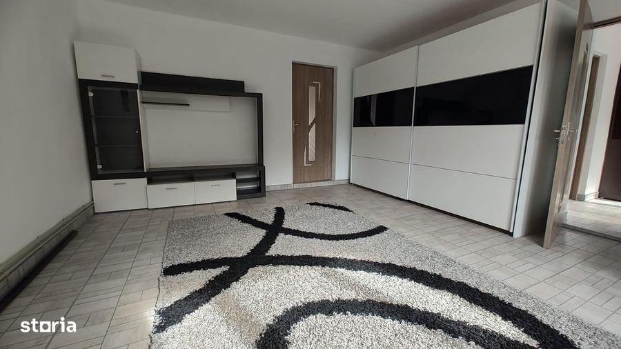 Casă cu 3 camere în Șoimuș