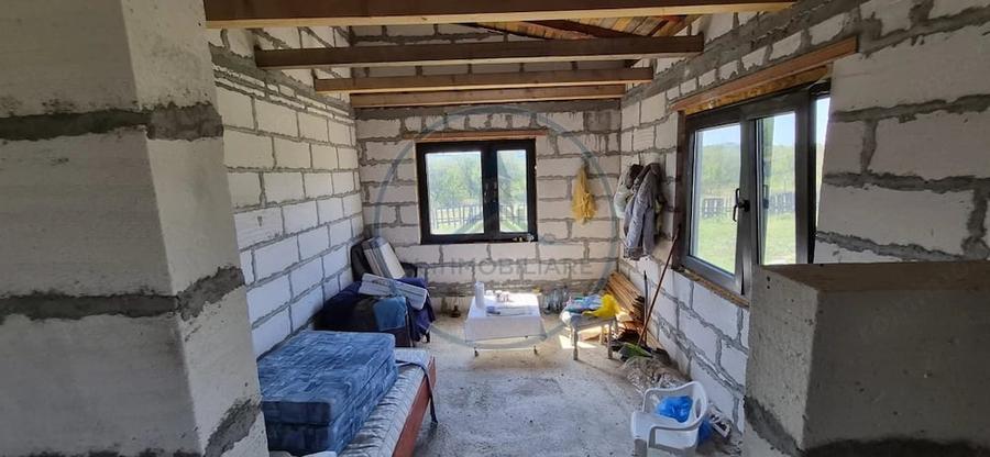 Casă cu Teren 1500 Mp în Dumitra
