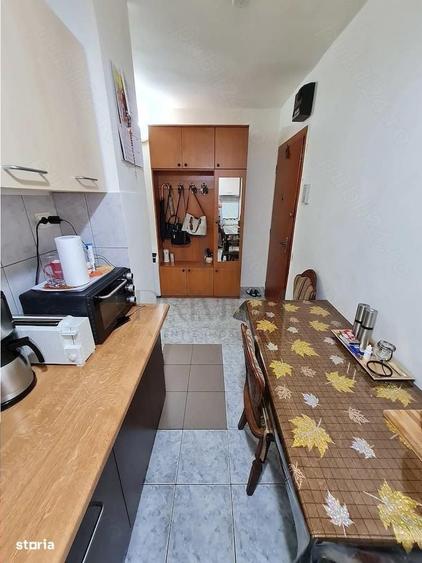 Garsonieră decomandată în Lipovei