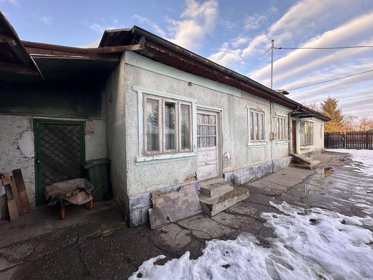 Casă cu 4 camere în Central