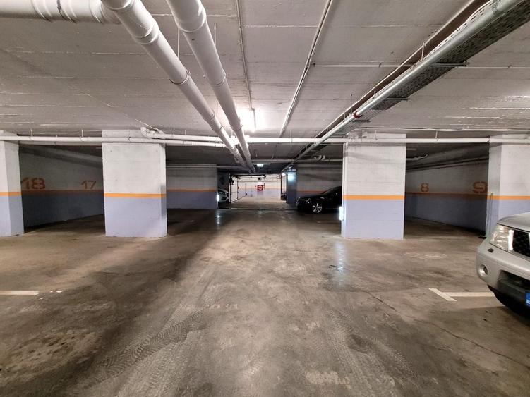 Apartament cu 3 camere semidecomandat, mobilat în Colentina