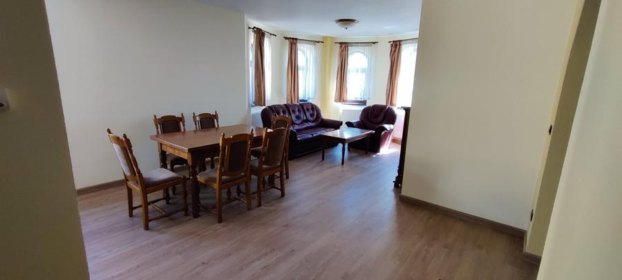Apartament cu 3 camere semidecomandat în Moșnița Nouă