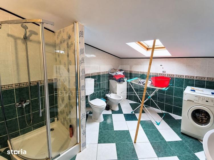 Apartament cu 4 camere în Roșu