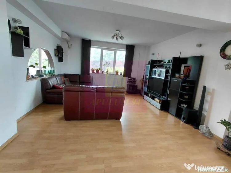 Apartament cu 4 camere decomandat în Dristor