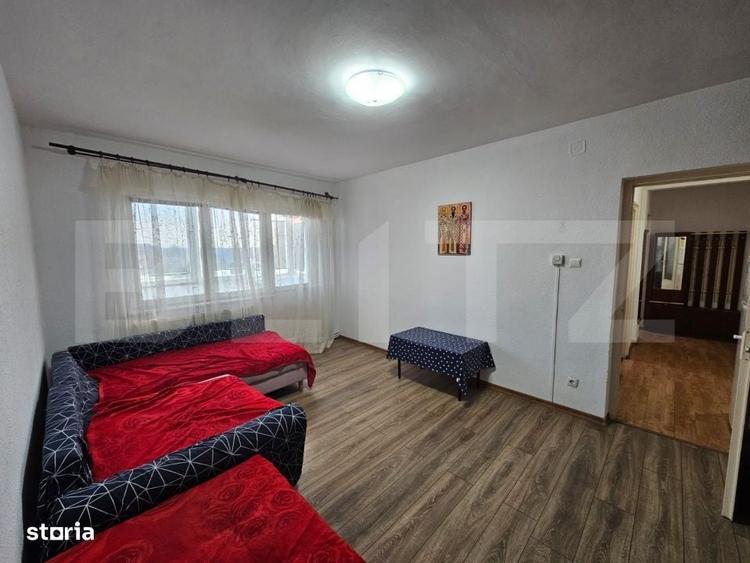Apartament cu 3 camere decomandat în Cetate