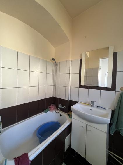 Apartament cu 2 camere decomandat, mobilat în Traian