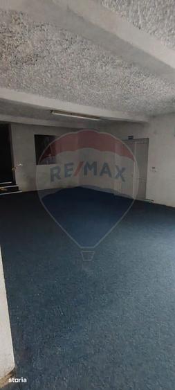 Spațiu comercial, de 2,021 mp, în Central