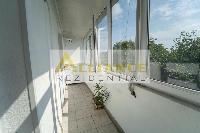 Apartament cu 2 camere semidecomandat în Berceni