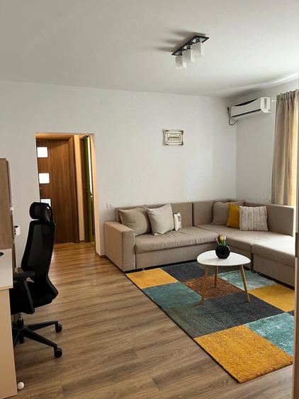 Apartament cu 2 camere semidecomandat în Giroc