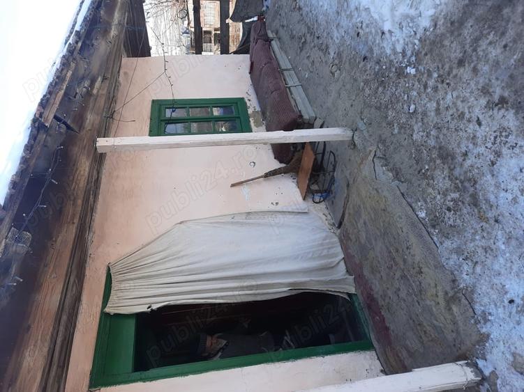 Casă cu 4 camere în Central