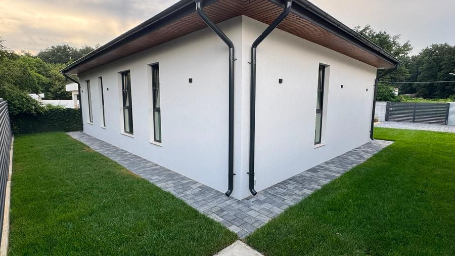 Casă individuală cu 5 camere cu Canalizare în Săftica