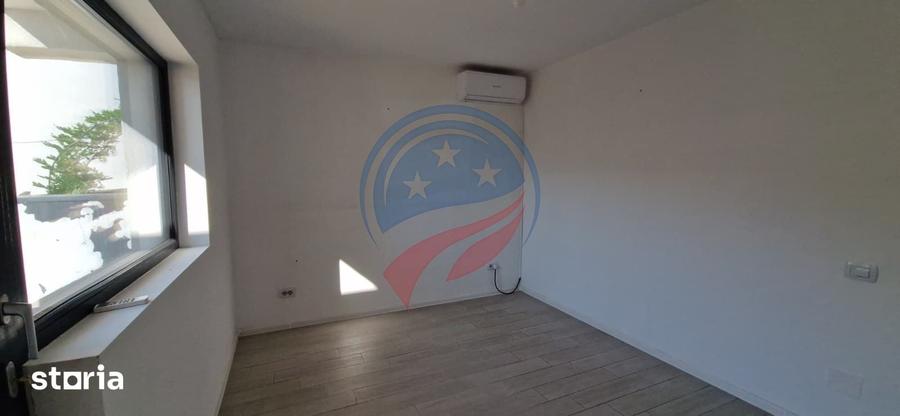 Casă cu 5 camere cu Teren 360 Mp în Malu Mare