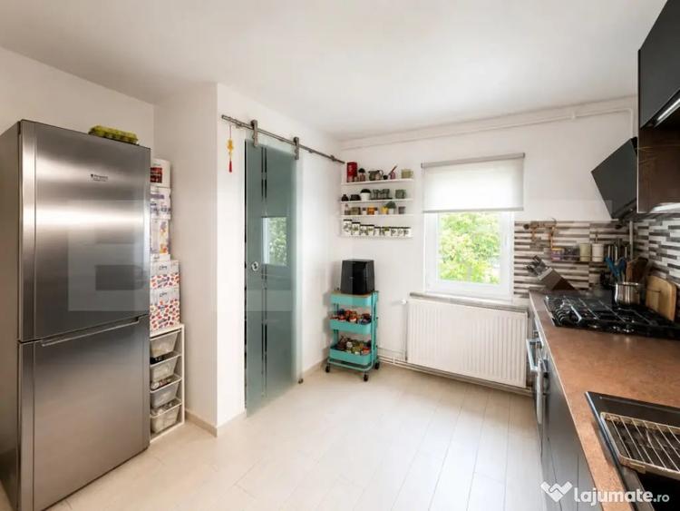 Apartament cu 2 camere semidecomandat în 1 Mai