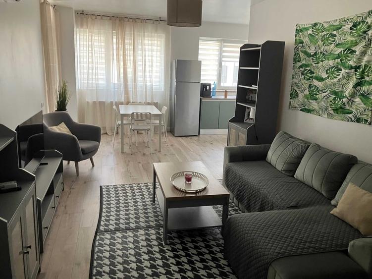 Apartament cu 2 camere decomandat în Exterior Vest