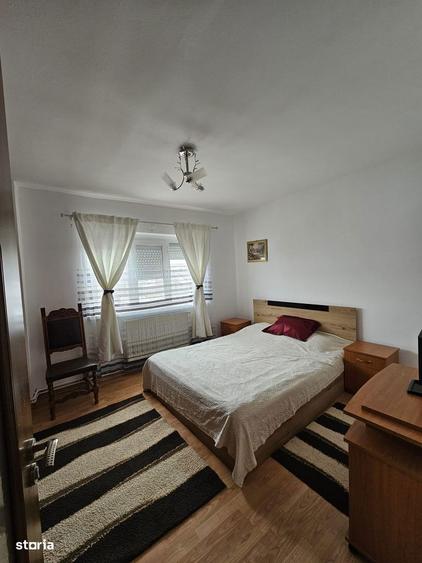 Apartament cu 3 camere decomandat în George Enescu