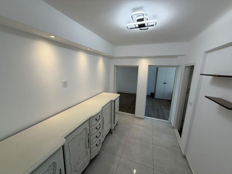 Apartament cu 2 camere decomandat, mobilat în Debarcader