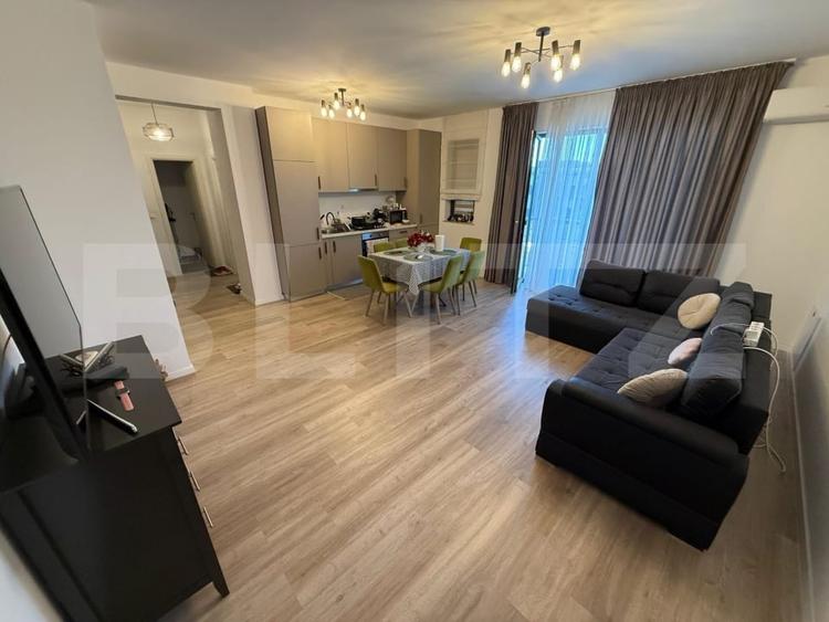 Apartament cu 3 camere semidecomandat, mobilat în Carpați 2