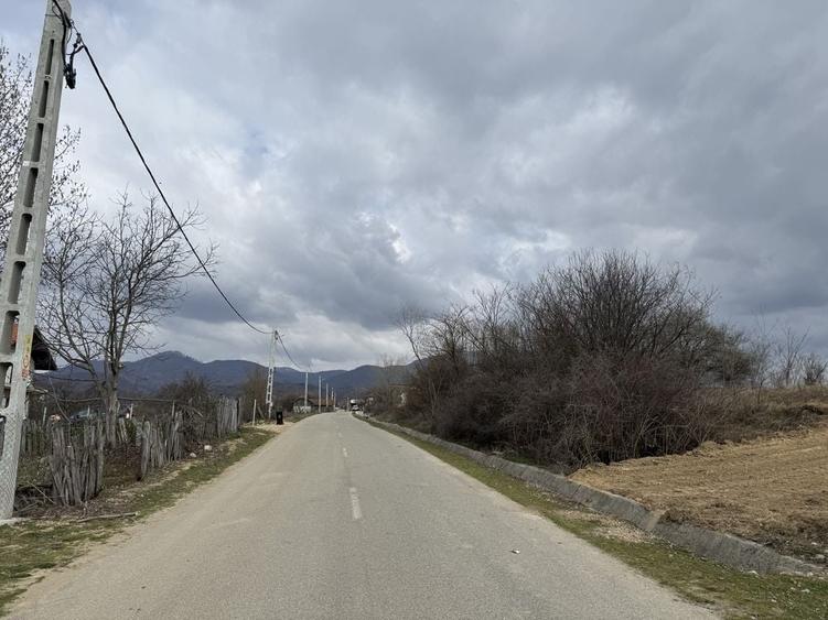 Spațiu comercial, în Runcu