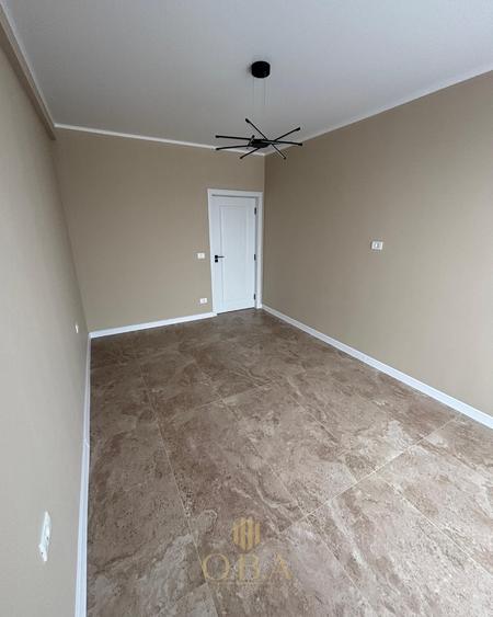 Apartament cu 3 camere semidecomandat în Nord