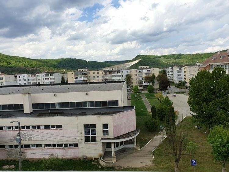 Garsonieră decomandată în Central