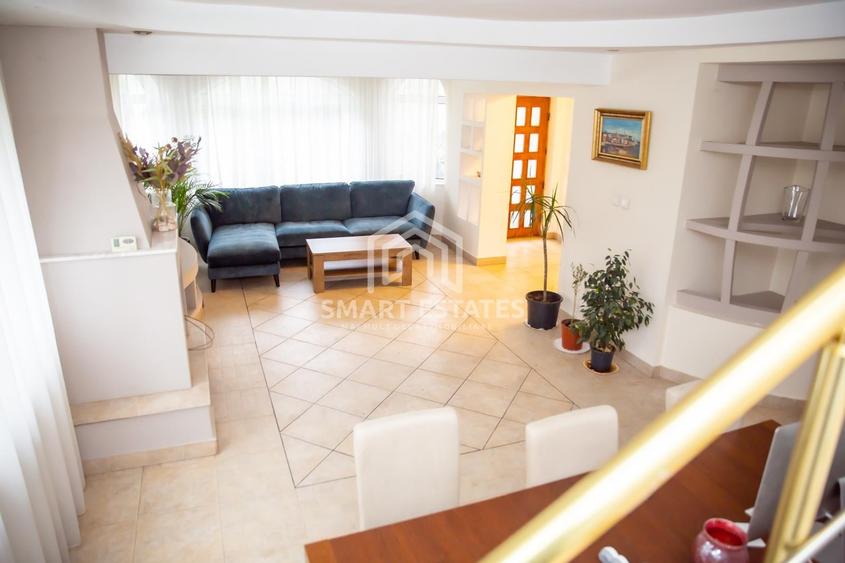 Casă individuală cu 8 camere cu Garaj în Băneasa