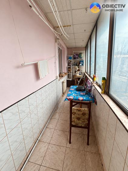 Apartament cu 3 camere decomandat, mobilat în Central