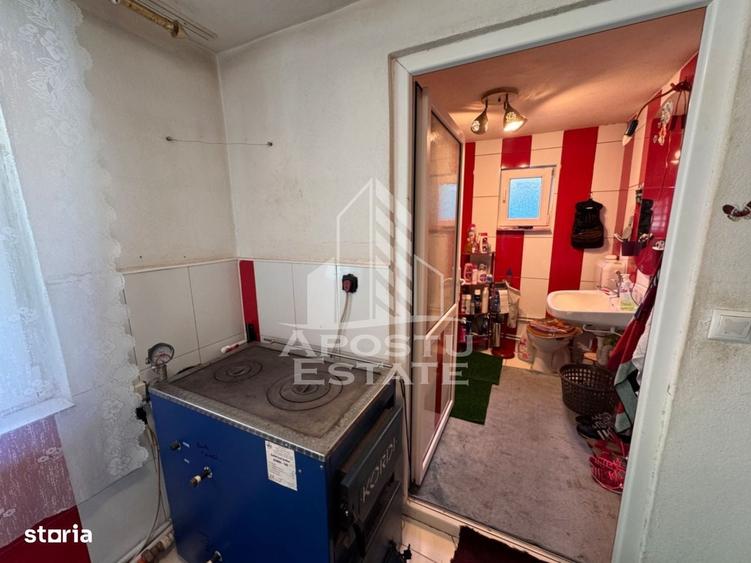 Casă cu 2 camere semidecomandat cu Teren 307 Mp în Central