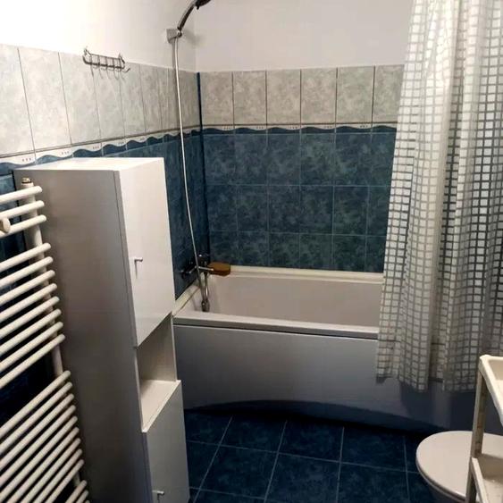 Apartament cu 3 camere decomandat, mobilat în Florești