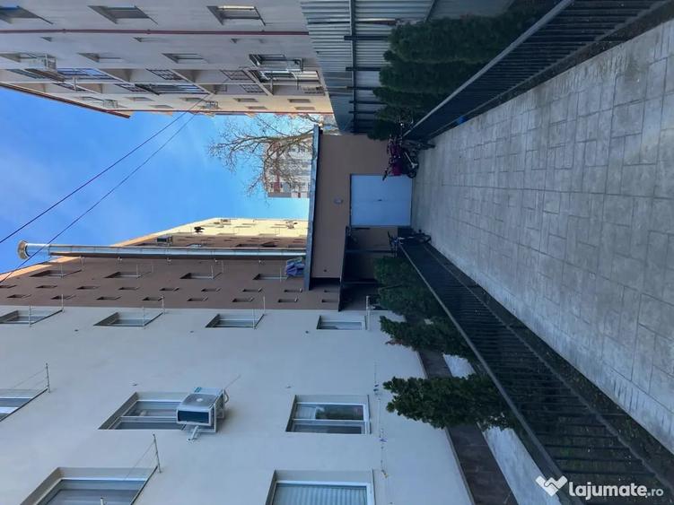 Garsonieră nedecomandată în Apărătorii Patriei