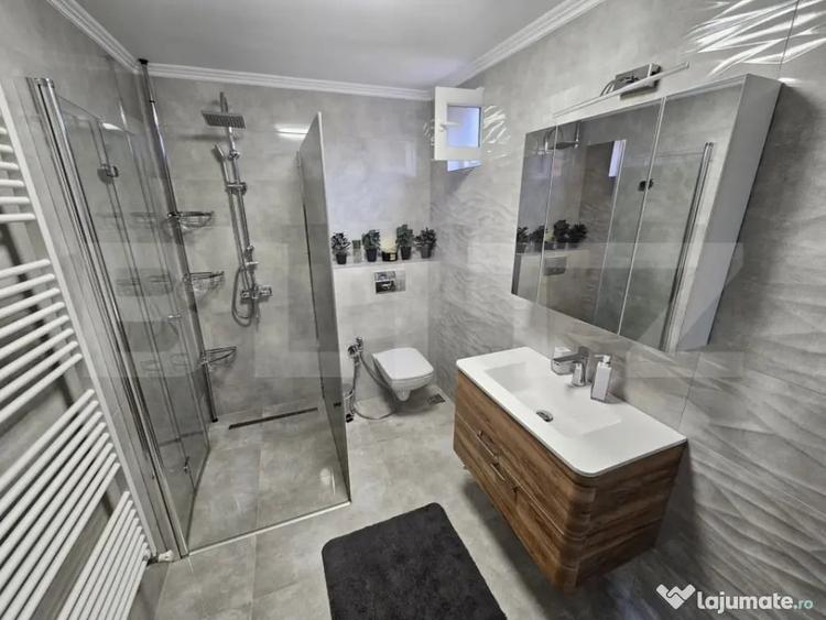 Apartament cu 3 camere semidecomandat în Central
