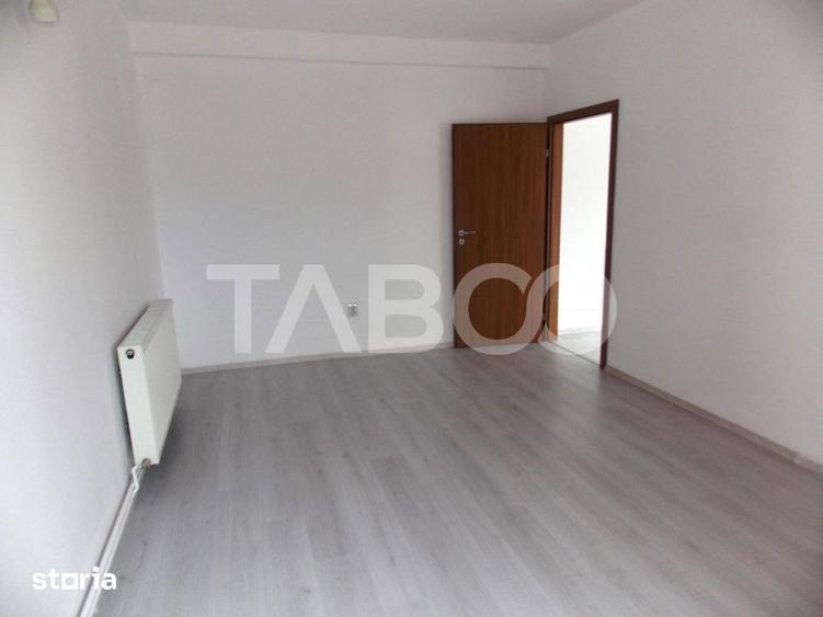 Spațiu comercial, de 50 mp, în Ștrand