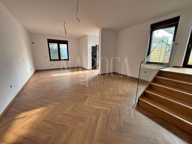 Duplex cu 4 camere cu Canalizare în Gruia
