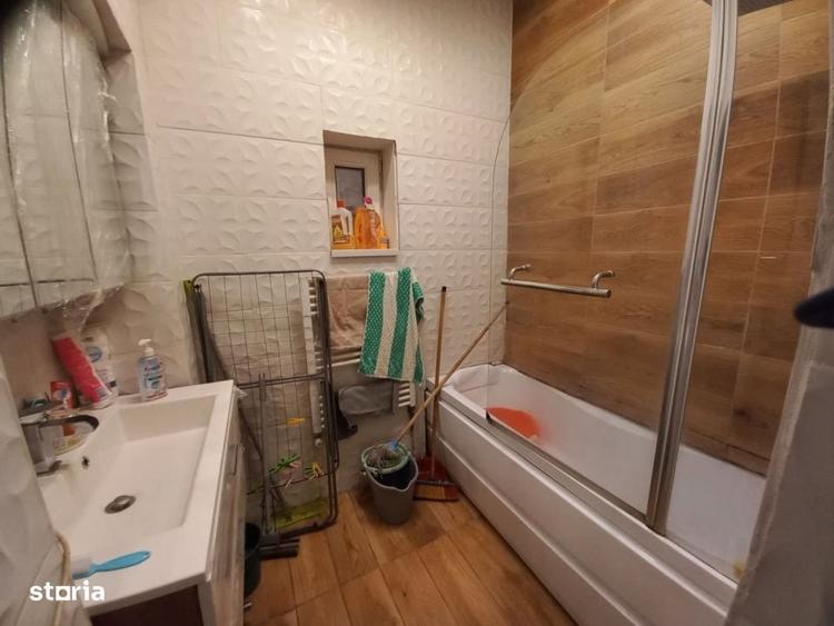 Apartament cu 3 camere în Traian