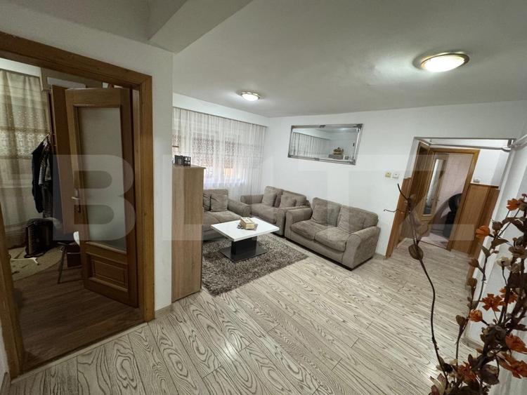 Apartament cu 4 camere decomandat, mobilat în Mihai Eminescu