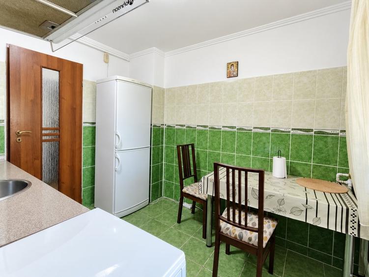 Apartament cu 3 camere semidecomandat, mobilat în Șagului