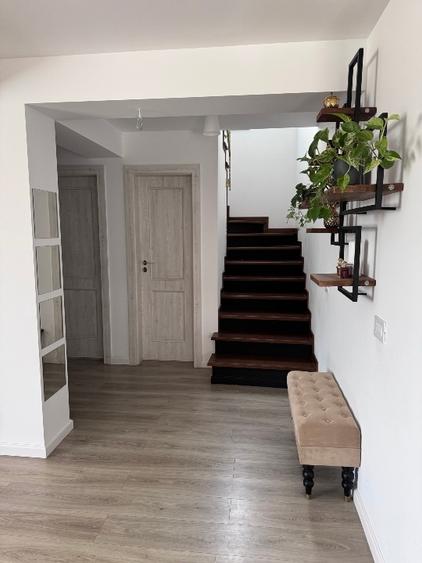 Casă individuală cu 4 camere cu Teren 1000 Mp în Odăi