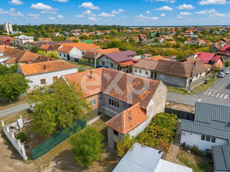 Casă cu 4 camere cu Canalizare în Buziaș
