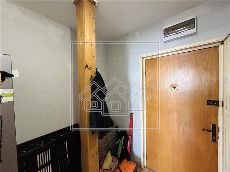 Ap semidecomandat, 2 camere, balcon inchis, 53 mp + 7 mp - M.Viteazu - 19