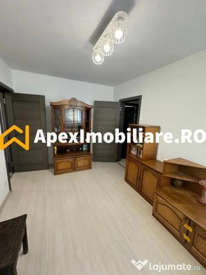 Apartament cu 3 camere semidecomandat în Drumul Taberei