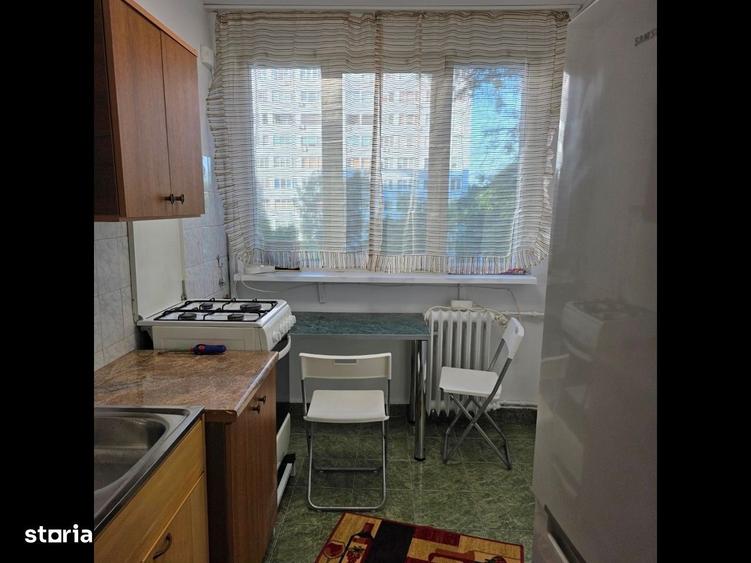 Apartament cu 2 camere semidecomandat în Baba Novac