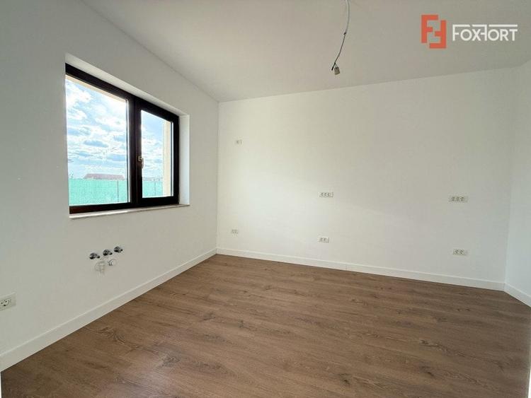 Duplex cu 5 camere cu Canalizare în Dumbrăvița