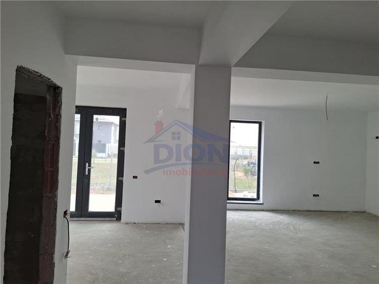 Casă individuală cu 3 camere cu Canalizare în Domnești