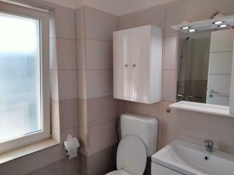 Apartament cu 3 camere decomandat în Lotus