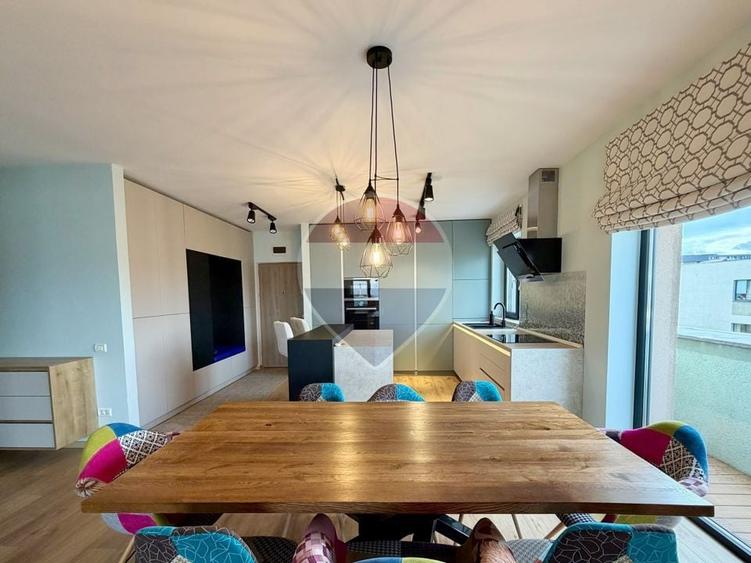 Apartament cu 3 camere semidecomandat în Calea Turzii