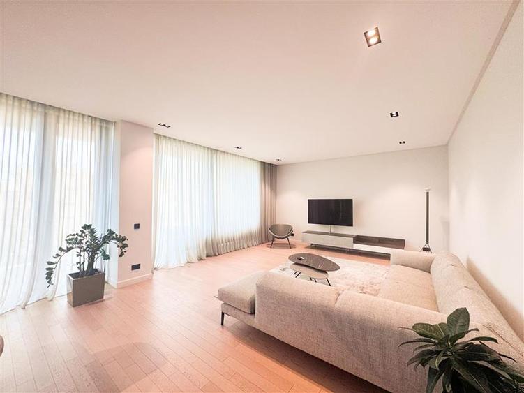 Apartament cu 3 camere decomandat, mobilat în Floreasca