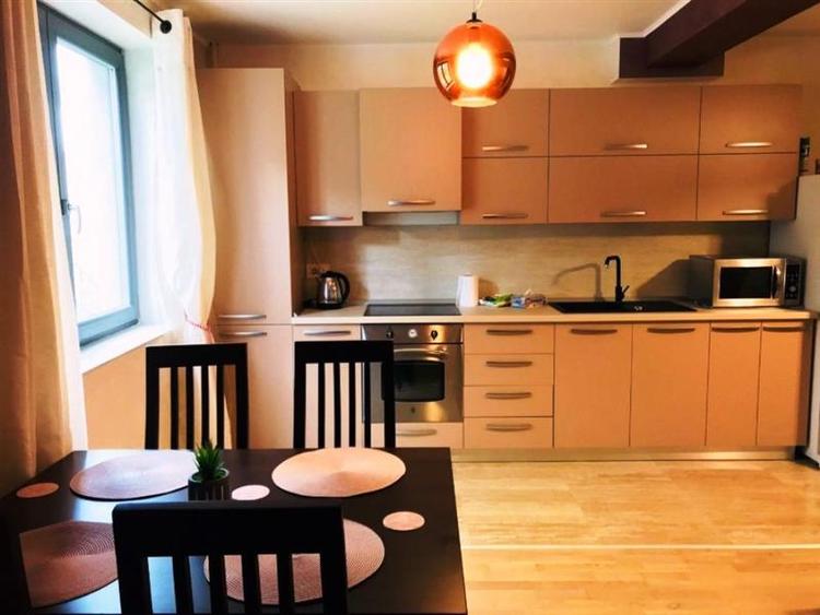 Apartament cu 2 camere decomandat, mobilat în Centrul Civic